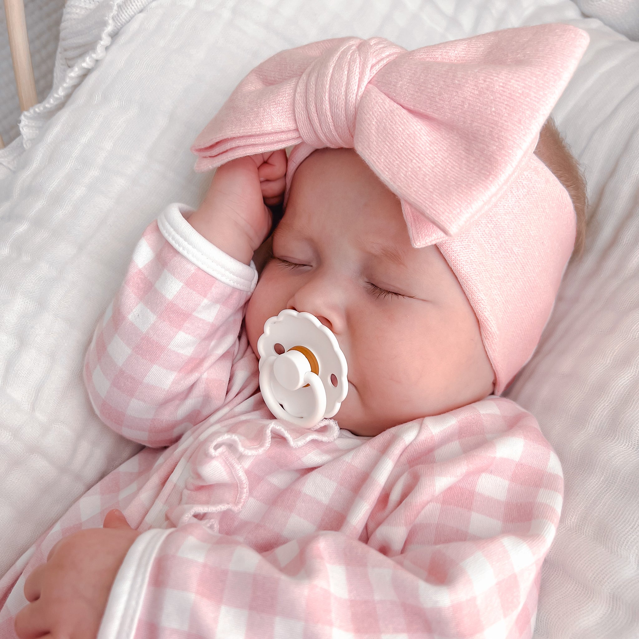 pretty pink flat knit bow