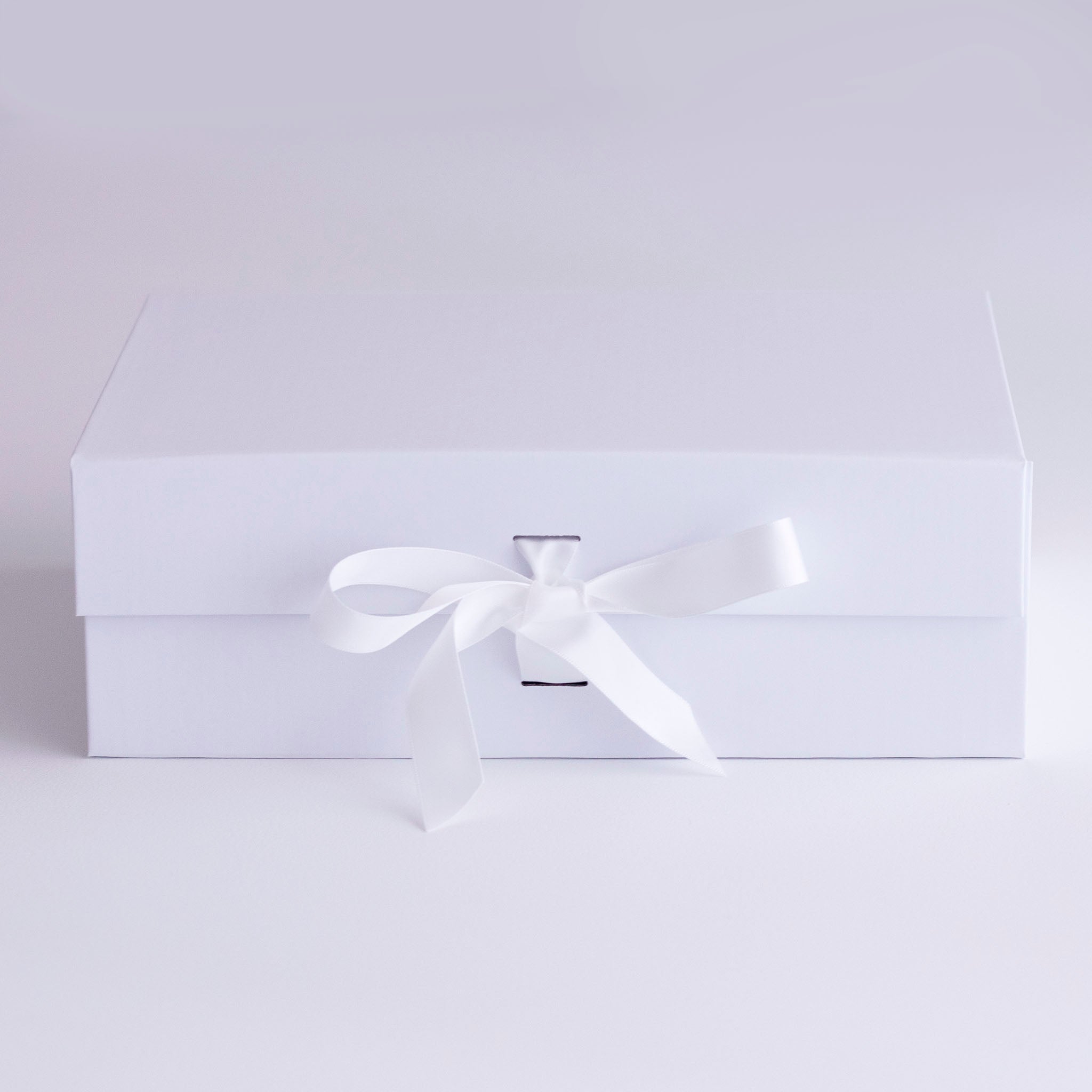 gift box small with white ribbon