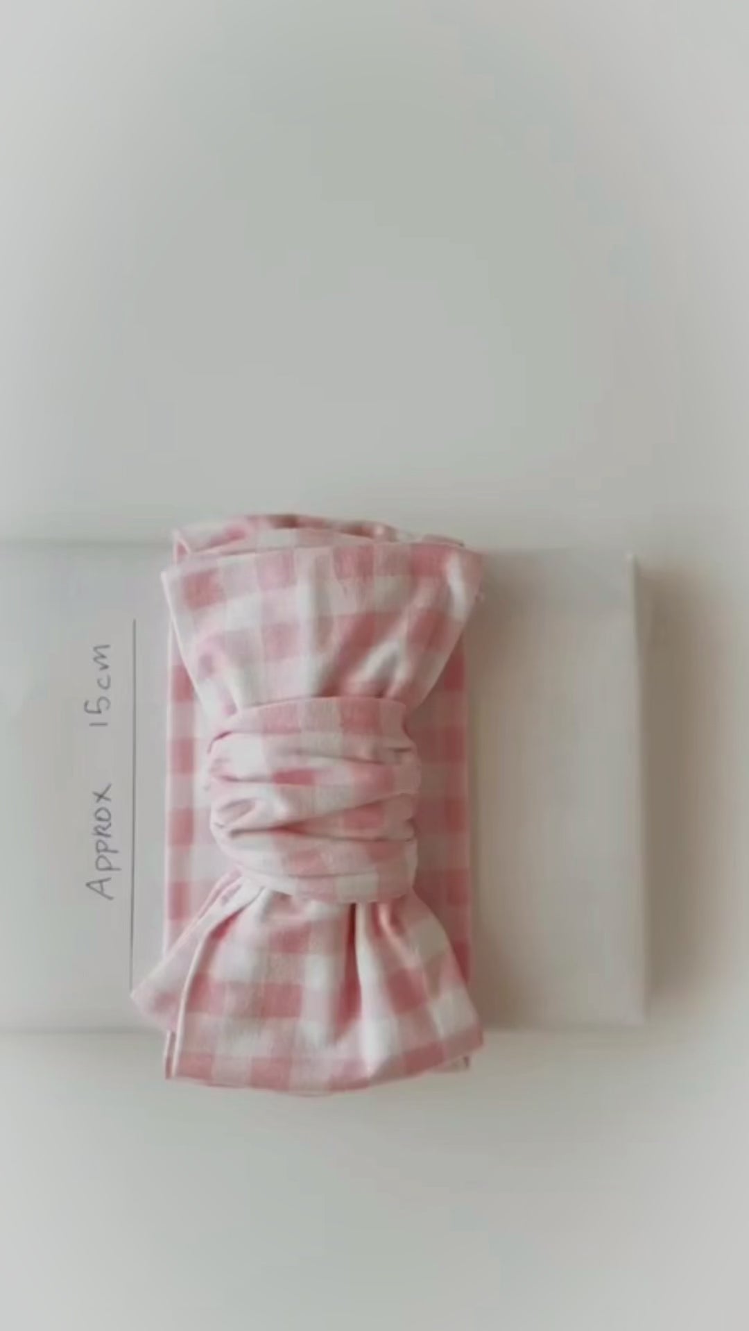 VIDEO SHOWING HOW TO TIE ONE SIZE BOW