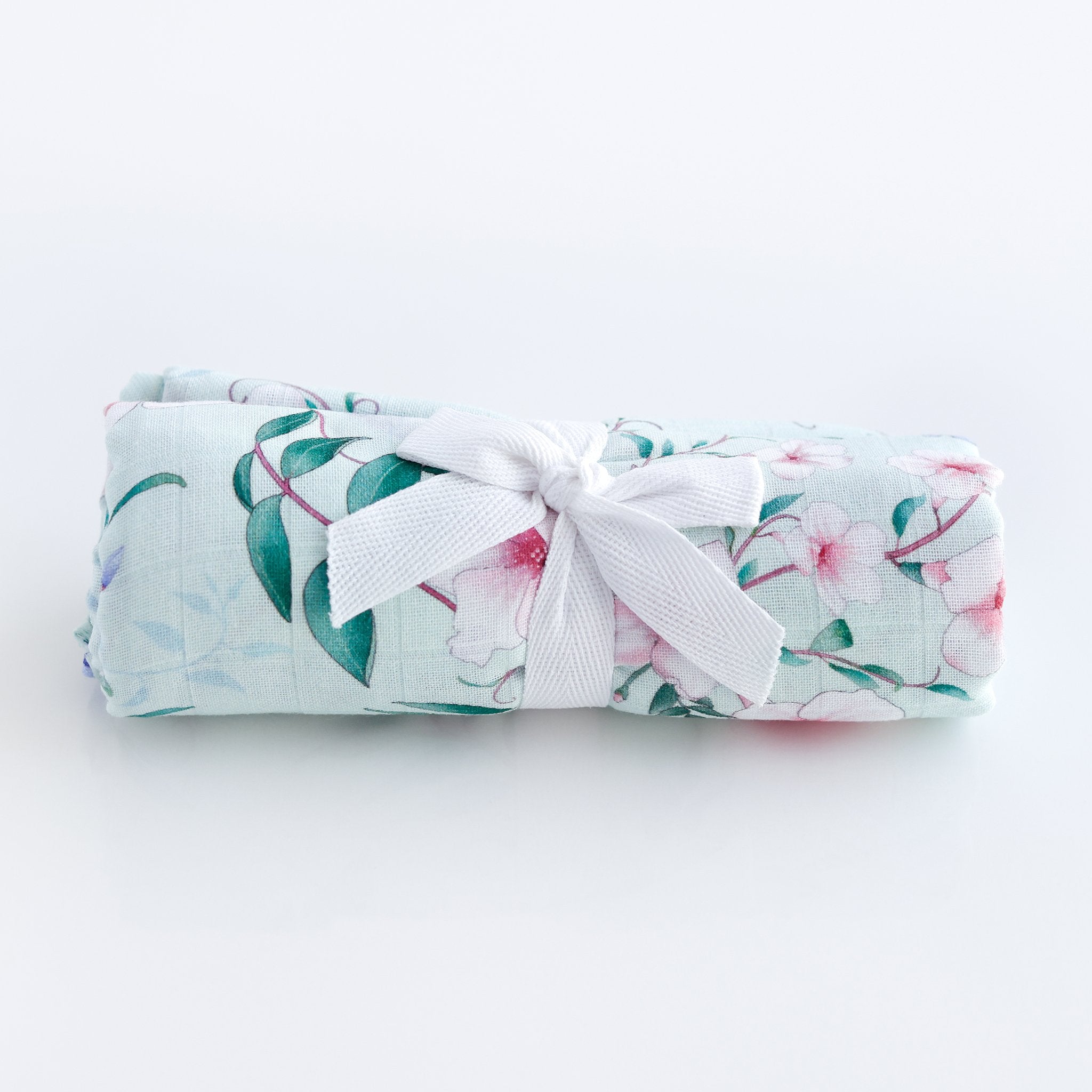 muslin-swaddle-organic-cotton-mint fairy wren