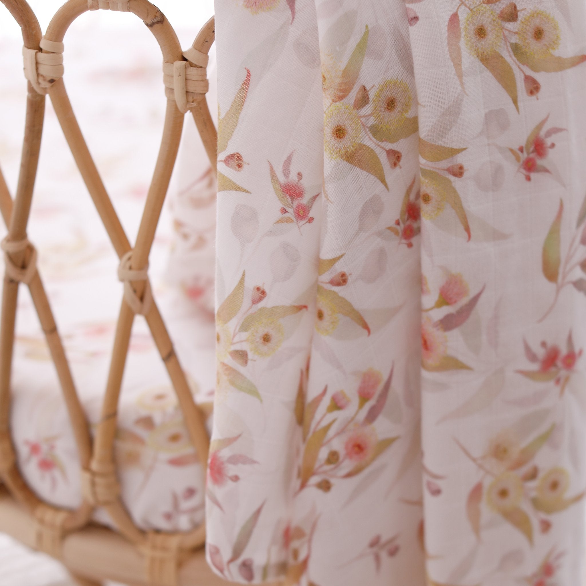 bassinet-sheet-organic-cotton-gum-blossom-